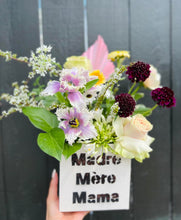 Load image into Gallery viewer, Madre Mère Mama Flower Arrangement
